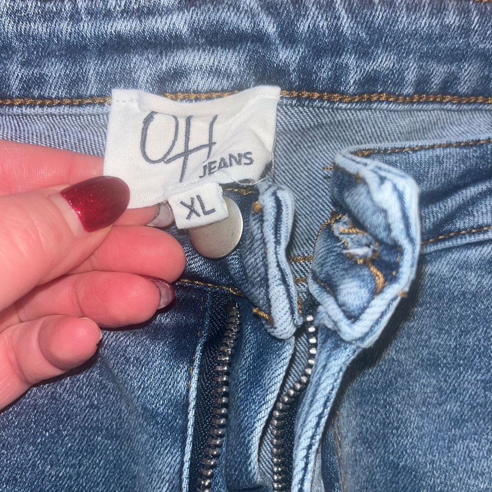 Oli & Hali Blue Denim Wide Leg Jeans with White Bow Accents - Picture 5 of 9